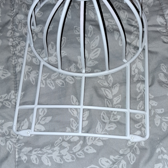 Hat holder/washing frame. - Picture 2 of 2